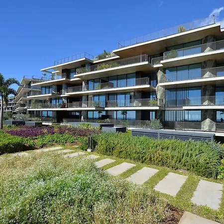 Rjs Savoy Monumentalis By Madeira Apartman