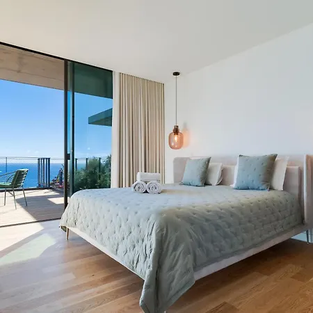 Rjs Savoy Monumentalis By Madeira Apartman