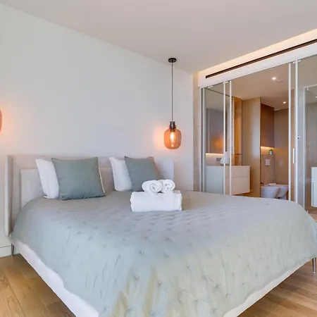 Rjs Savoy Monumentalis By Madeira *