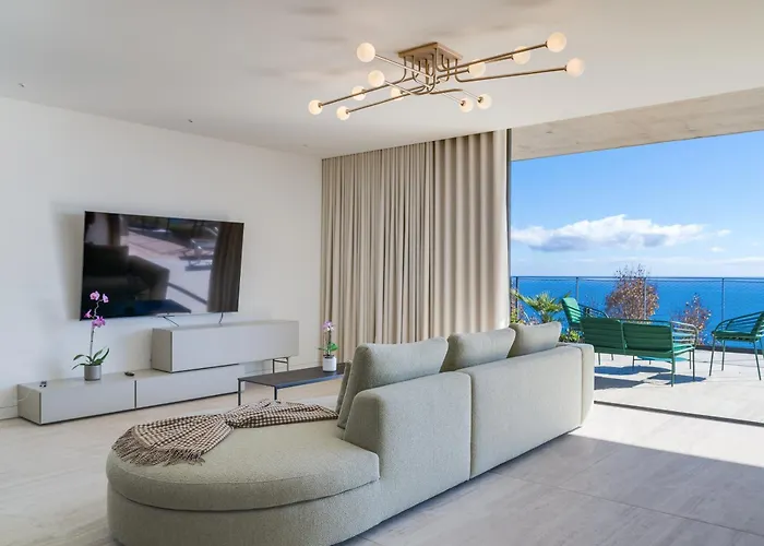 Rjs Savoy Monumentalis By Madeira Apartment *